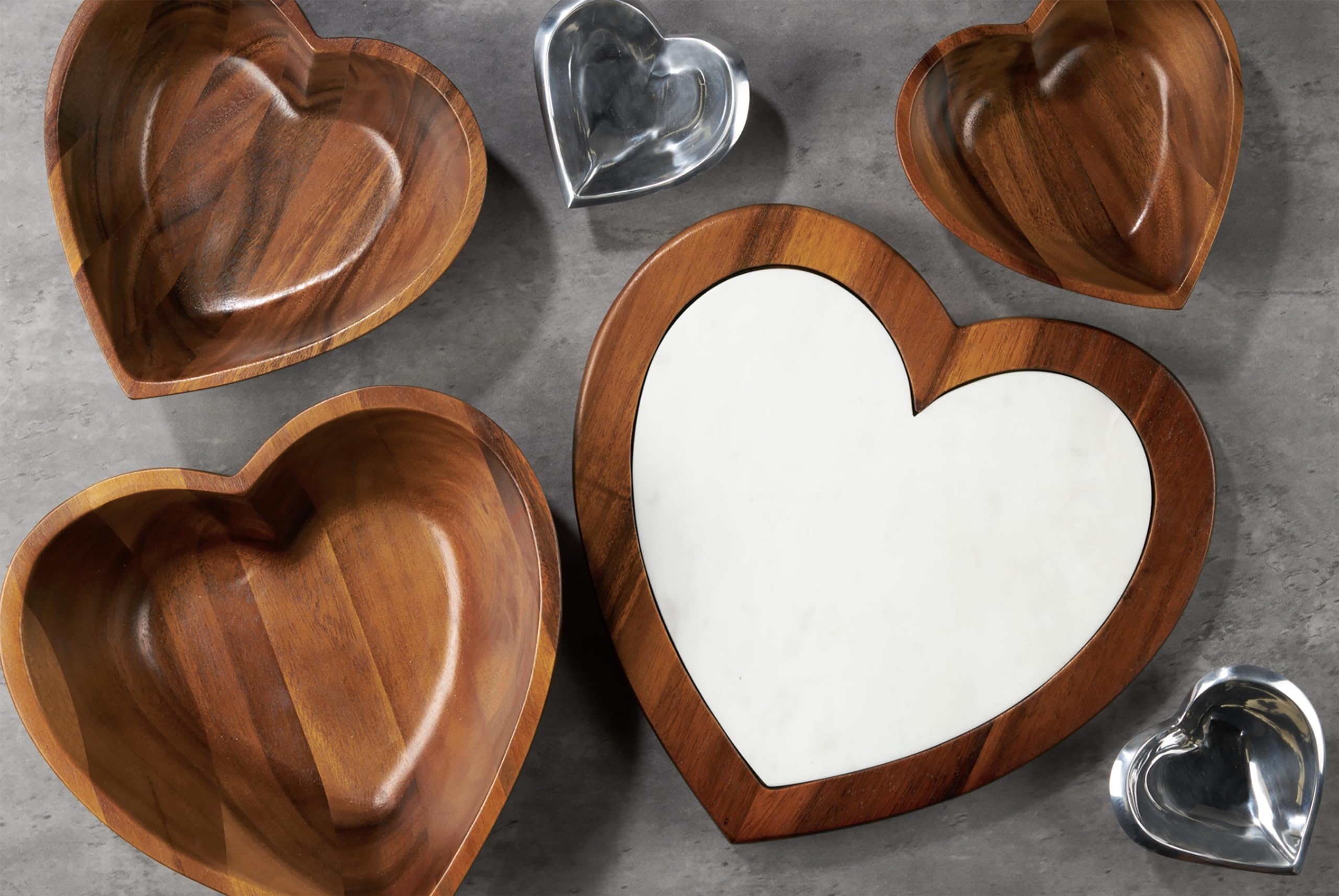 Amazon.com: Nambe Heart Shaped Cutting Board - Contemporary Acacia
